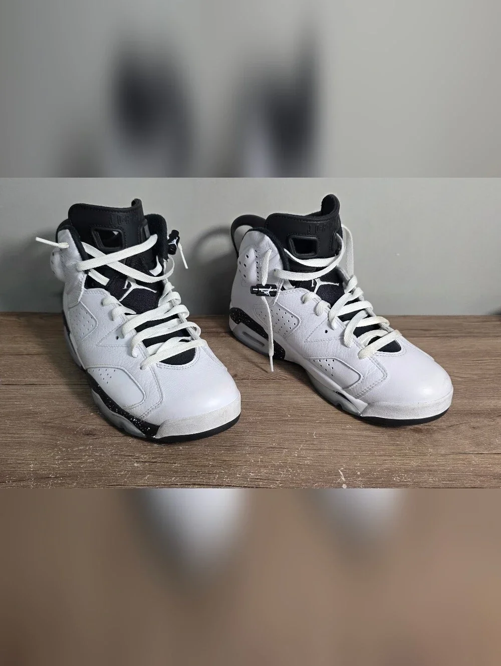 Air Jordan 6 Retro Reverse Oreo Size 9.5 Mens